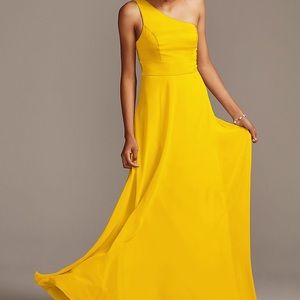 Vera Wang size 8 sunflower yellow